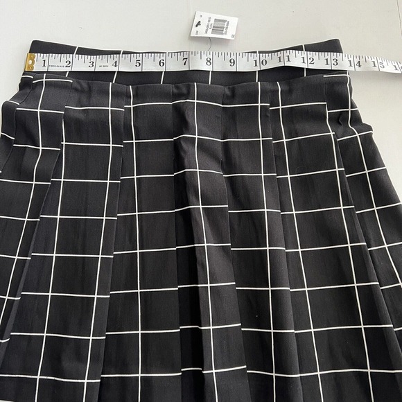 New WEAREVER Black Grid Plaid Pleated Windowpane Mini School Girl Skirt Women’s - Picture 5 of 7